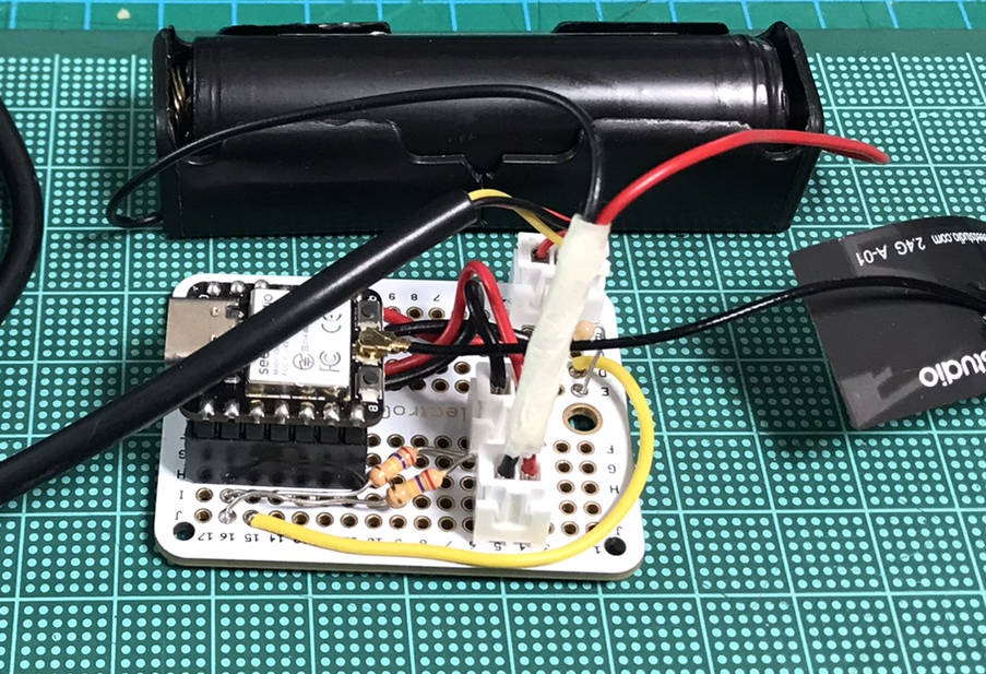 XIAO ESP32-C3 版の子機基板と 18650 電池ホルダー